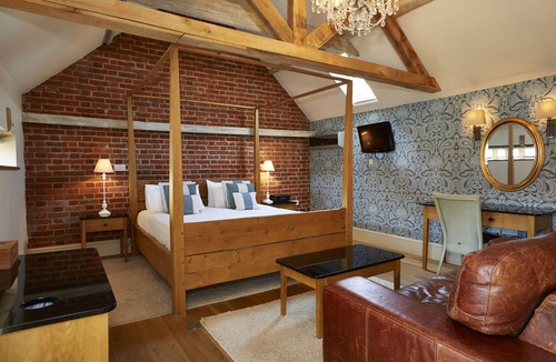 Bury St Edmunds Hotel | The Fox Inn by Greene King Inns