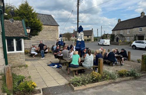 Hawkesbury Upton Hotel | The Fox Inn