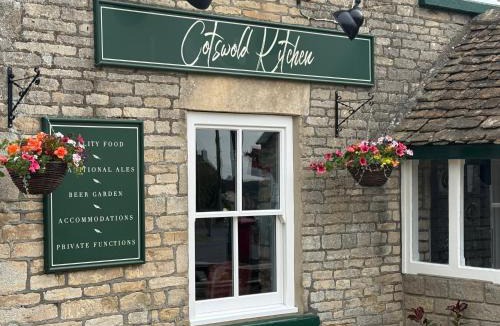 Hawkesbury Upton Hotel | The Fox Inn