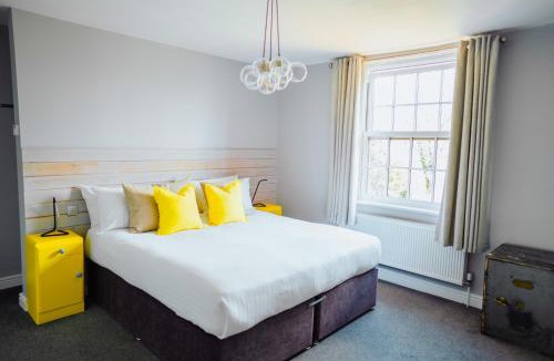 Stourbridge Bed & Breakfast | The Fox Inn
