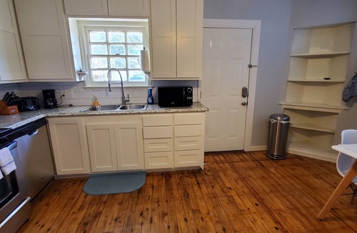 Heart of Lubbock House | The Fox is a cheerful home near Texas Tech University and Downtown