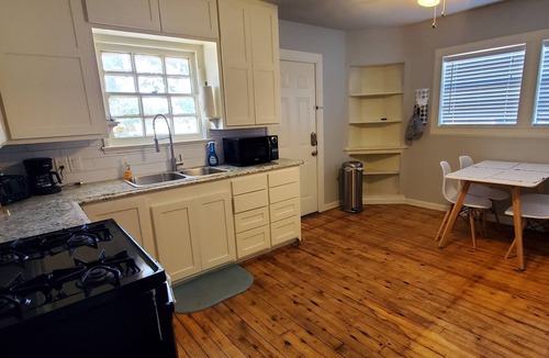 Heart of Lubbock House | The Fox is a cheerful home near Texas Tech University and Downtown