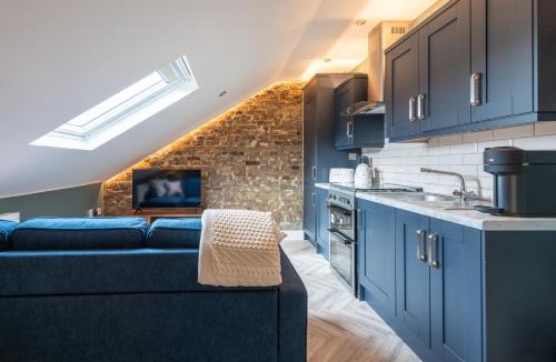 Hanwell Apartment | The Fox Pub & Inn