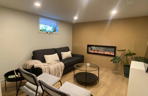 Stoney Creek Apartment | The Fox's Den On Gray