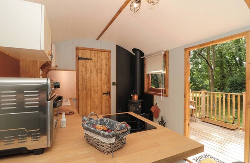 Shepperdine Cottage | The Foxes Den Shepherds Hut