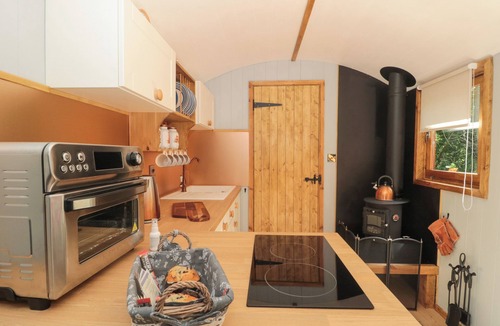 Shepperdine Cottage | The Foxes Den Shepherds Hut