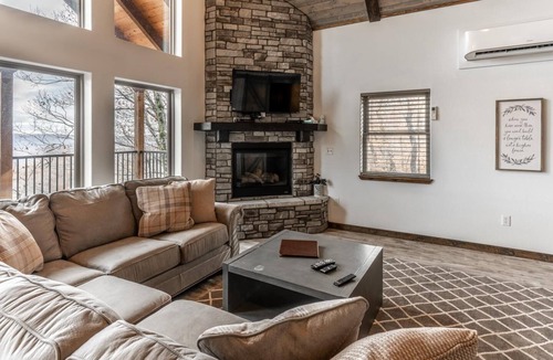 Ponca Cabin | The Foxfire Cabin - Tree-top Getaway