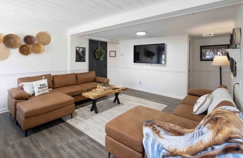 Ross House | The Foxx Den