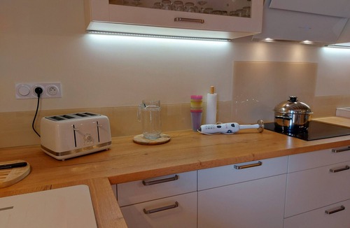 Chateau-Gontier Cottage | The Aviary Plessis: Exceptional Home for 14 Guests