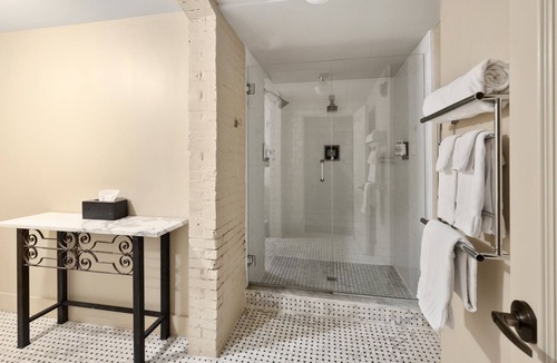 Parkside Hotel | The Francis