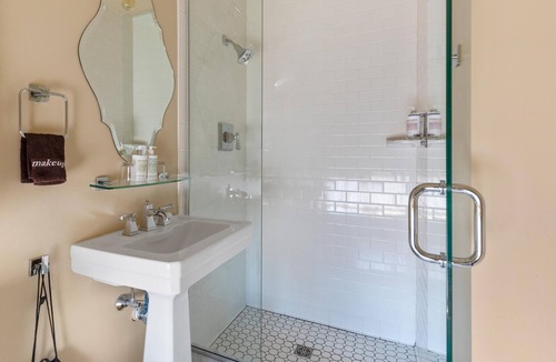 Parkside Hotel | The Francis