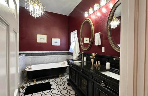 Guthrie Bed & Breakfast | The Franklin Room at The Judges Chambers