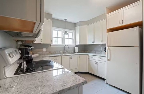 Lewis Center House | The Franklin Suite