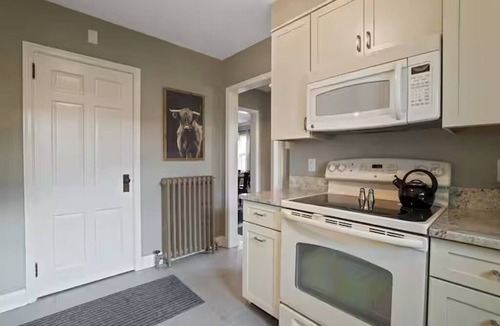 Lewis Center House | The Franklin Suite