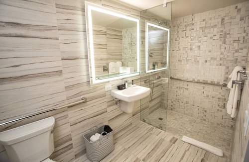 Nacogdoches Hotel | The Fredonia Hotel and Convention Center