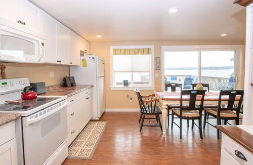Romulus Cottage | The French Cottage: Perfect Lakeside Family Retreat!
