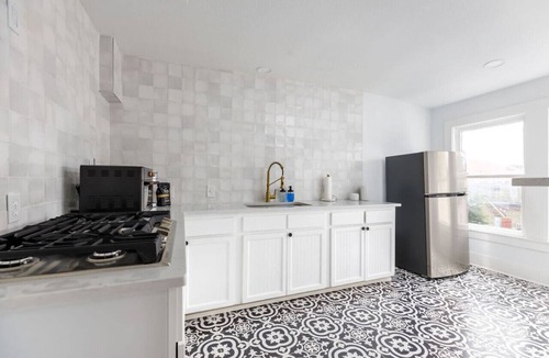 Midtown Apartment | The French Riviera in San Antonio