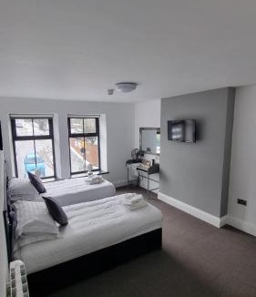 Stocksbridge Hotel | The Friendship Hotel