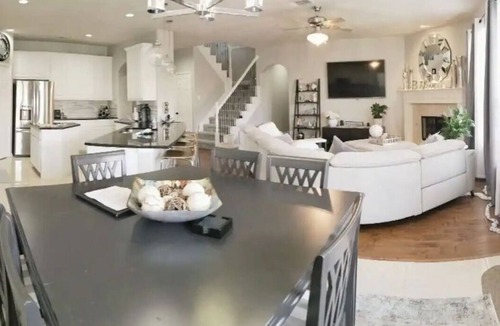 Frisco House | The Frisco Sass