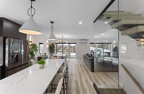 Grand Bend Cottage | THE FRISKY BEAVER - Spacious, modern cottage in Grand Bend