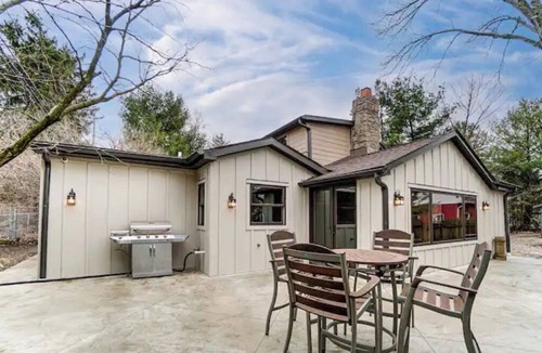 Clintonville Cabin | The Frog Cabin