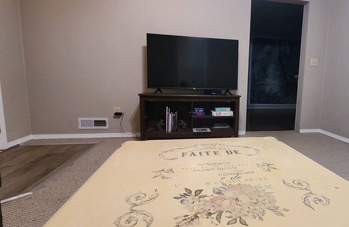 Belleville House | The Frog Prince Cottage- Pet Friendly