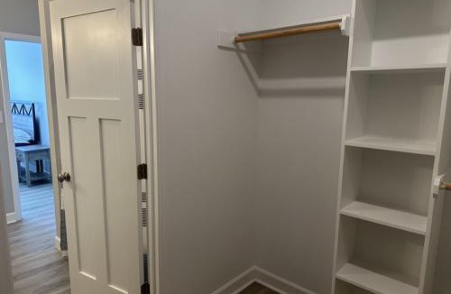 Lexington House | The Frog Suite