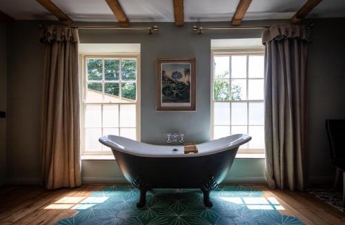 Andoversford Hotel | The Frogmill Hotel