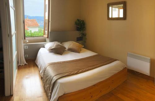 Saint-Jeannet Bed & Breakfast | The Frogs House