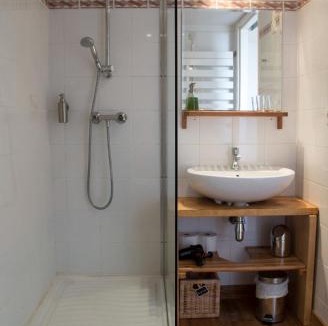 Saint-Jeannet Bed & Breakfast | The Frogs House