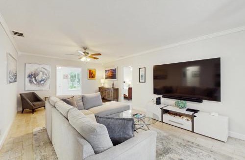Victoria Park House | The Front House & Cottage