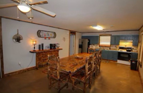 Negreet Cabin | The Front Porch 2 BR 2Bath Sleeps 6 Toledo Bend Lake