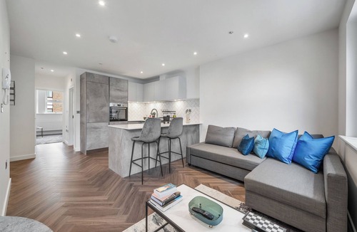 Munster Apartment | The Fulham Gem !