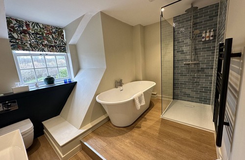 Rudge Bed & Breakfast | The Full Moon Inn