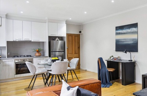 St. Kilda East Apartment | The Fulton Residence