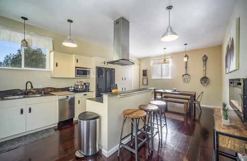 Durango House | The Fun House! Hot tub, Espresso Bar, Views, Foosball, Fire Pit, More!