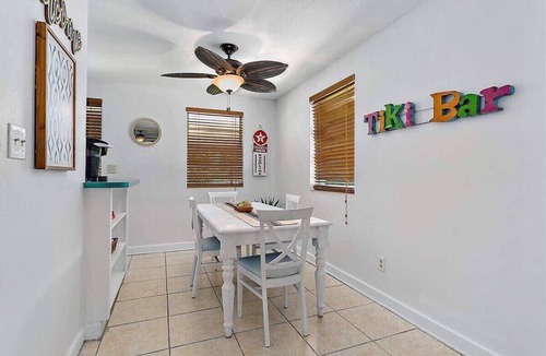 Lakeshore South House | The Funky Cactus House | Team Joseph Ellen