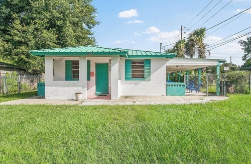 Lakeshore South House | The Funky Cactus House | Team Joseph Ellen