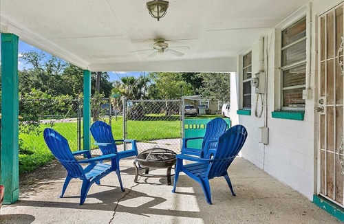 Lakeshore South House | The Funky Cactus House | Team Joseph Ellen