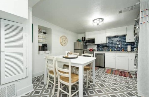 Denton Apartment | The Funky Flat-steps from Denton's nightlife!