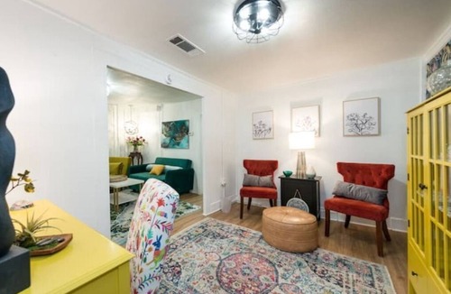 Denton Apartment | The Funky Flat-steps from Denton's nightlife!
