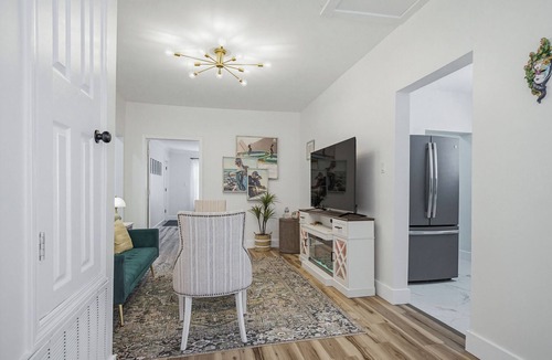 Mobile House | The Funky Float-Stylish Stay Near Downtown Mobile