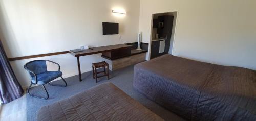 Hawera Hotel | The Furlong