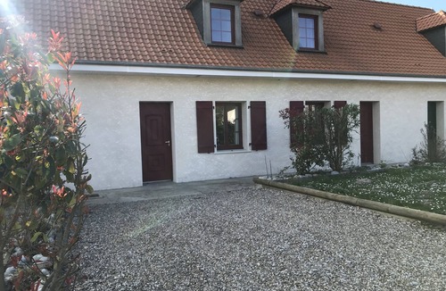 Saint-Quentin-en-Tourmont Cottage | The Gîtes du Marquenterre (red cottage)