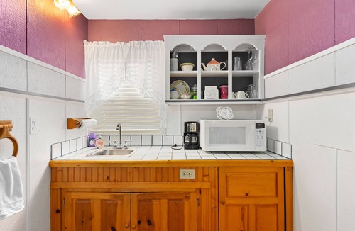 Santa Rosa Bed & Breakfast | The Gables Wine Country Inn