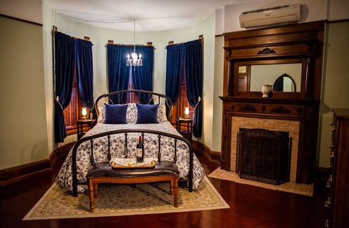 Huntingdon Bed & Breakfast | The Gage Mansion B&B