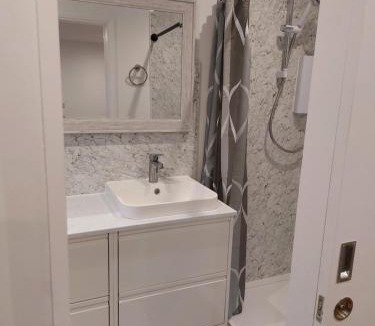 Wokingham Bed & Breakfast | The Galaxy