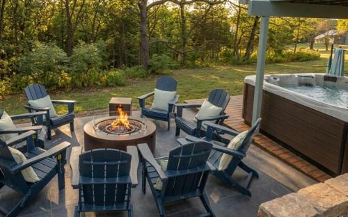 The Galena Territory House | The Galena Glen - Luxe Escape, Sauna!, Hot Tub, Fire Pit, Games