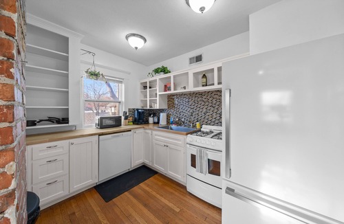 Midtown - Westport Apartment | The Gallery - Beautiful 2BD/1BA Westport Apartment with Balcony
