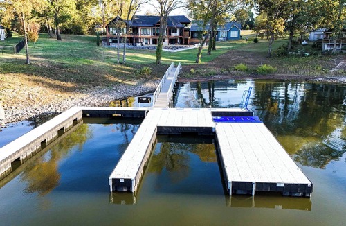 Afton House | The Gallery of Monkey Island [ WITH 28x14 BOAT SLIP]